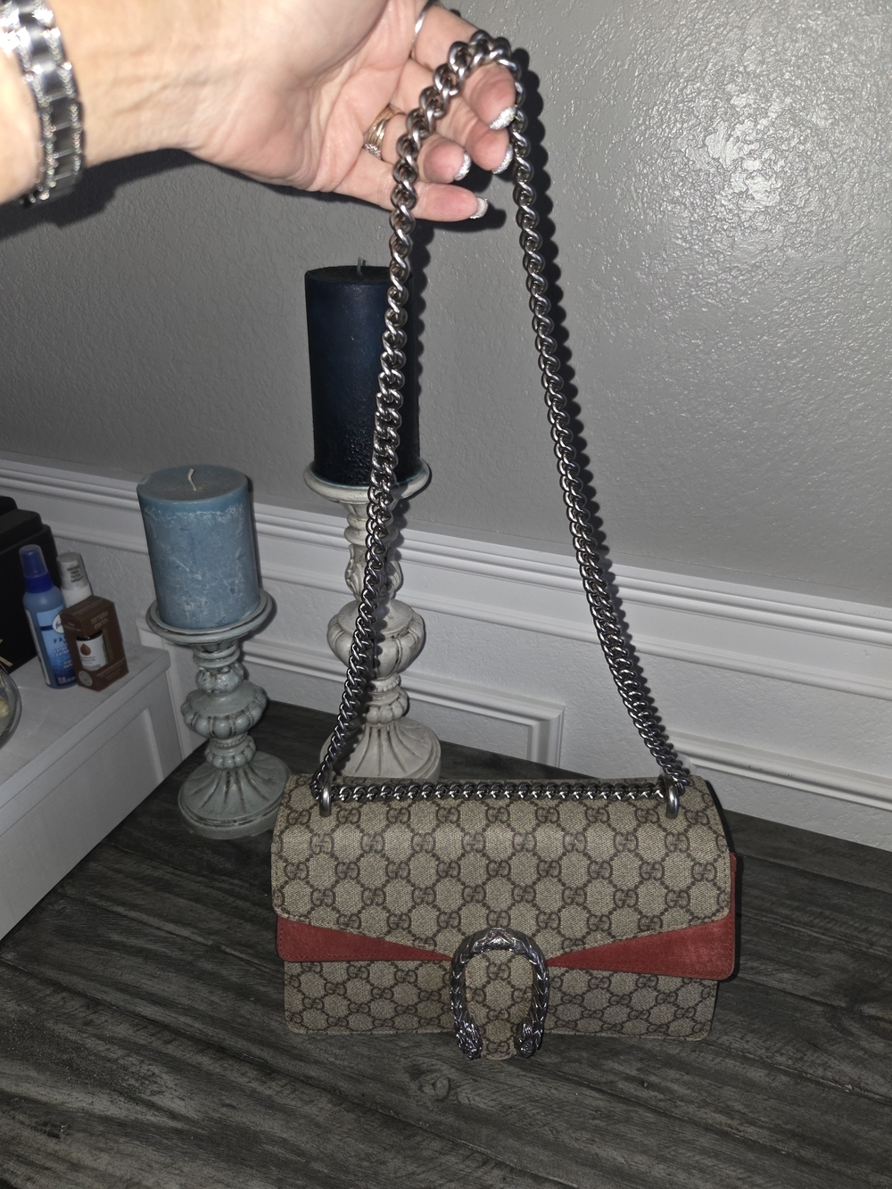 Gucci Beige GG Supreme Dionysus Med Shoulder Bag with Red Trim and Silver Chain - Picture 2 of 16